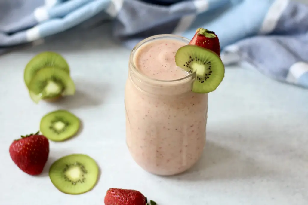 12oz Kiwi Quencher Smoothie